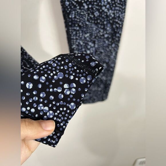 Sweaty Betty Power High Waist ⅞ Workout Leggings in Blue Celestial Dot Print - Picture 7 of 13